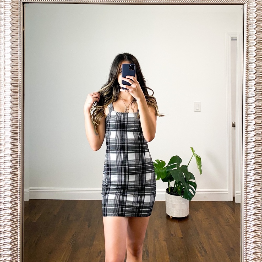 Black and white dress size xs